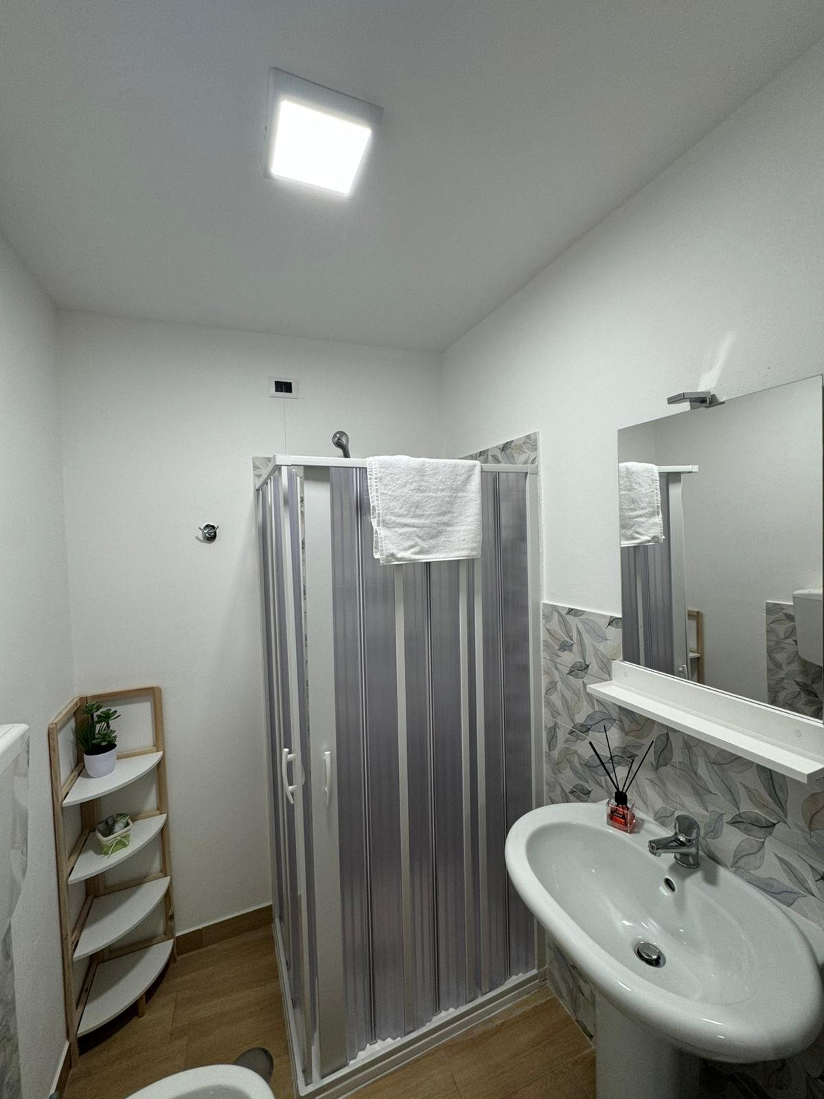 Camera 2 - foto 2